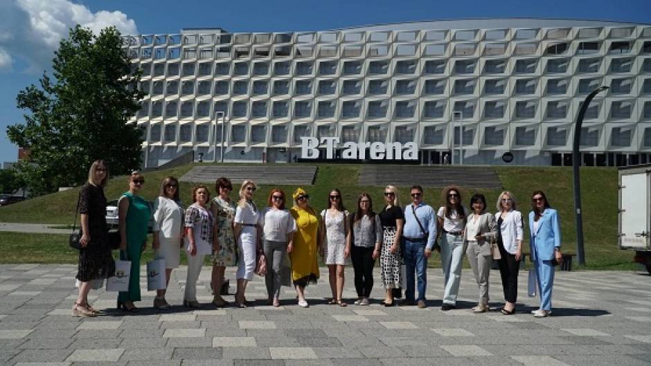 Delegația din Cahul explorează experiența și practicile de succes în domeniul cultural în timpul vizitei de studiu în Cluj-Napoca, România