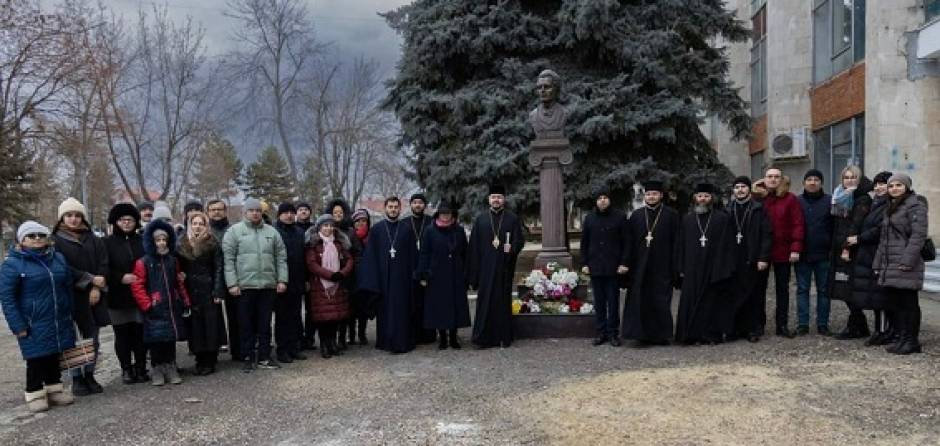 Ziua Națională a Culturii, marcată anual pe 15 ianuarie, are o conotație simbolică profundă și reprezintă un semn de omagiu zilei de naștere a marelui poet Mihai Eminescu.