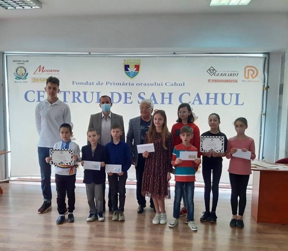 În perioada 22 – 30.05.2021, la Palatul de Cultură ,,N. Botgros’’ din Cahul, la Centrul de Șah, cu susținerea Primăriei municipiului Cahul a fost organizat Turneul tradițional de Șah, consacrat Zilei Internaționale a Copiilor.