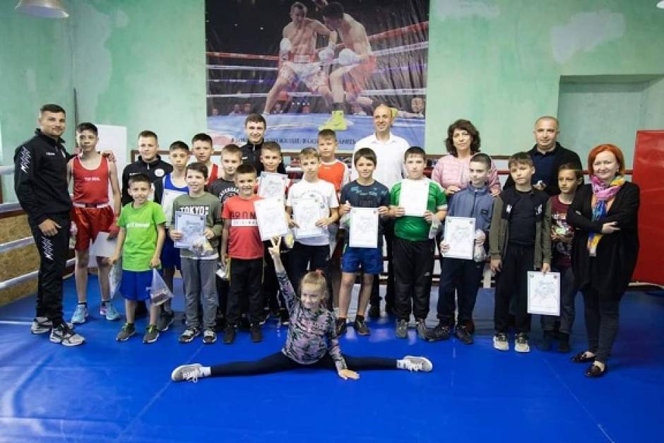 Cu susținerea Primăriei municipiului Cahul a fost organizat un mini-turneu la box amator, consacrat Zilei Internaționale a Copilului.