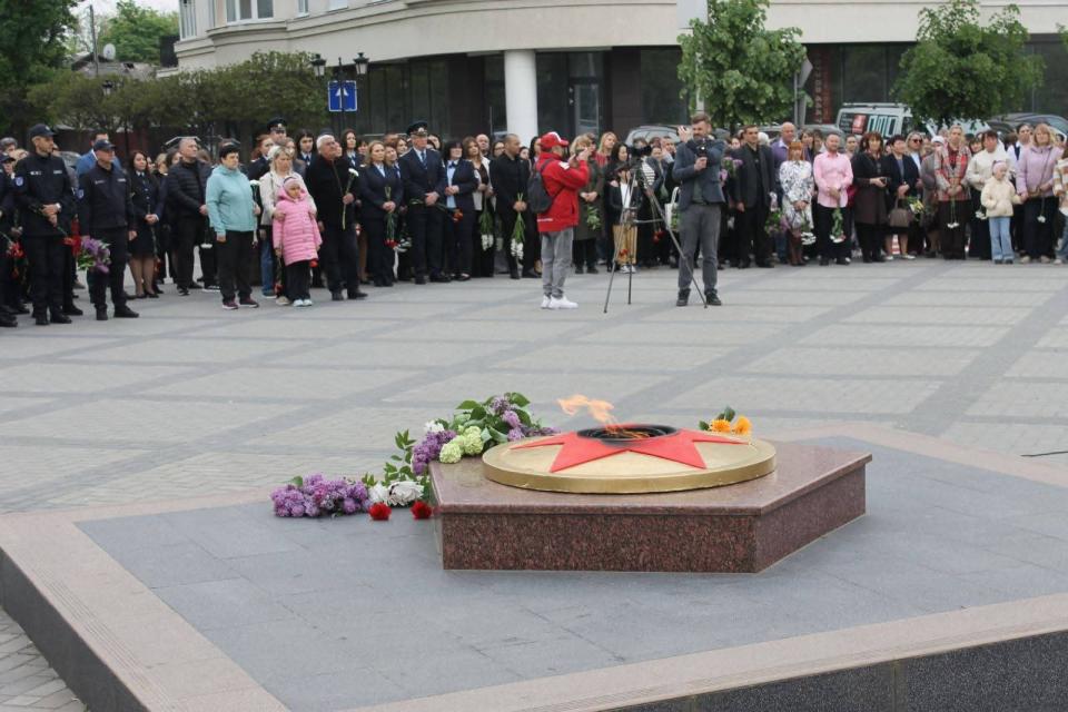 Comemorarea victimelor celui de-Al Doilea Război Mondial la Cahul: Depuneri de flori la monumentul „Focul Veșnic”