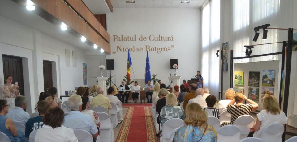 Întâlnire de suflet între scriitorul Constantin Olteanu și cititori
