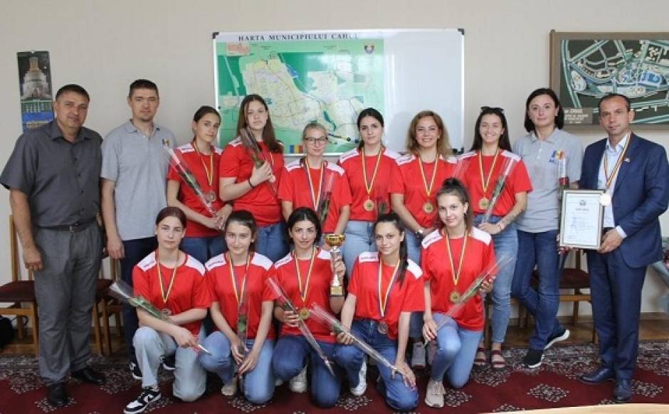 Felicitări echipei de volei feminin „GAMA SIND” Cahul pentru locul III obținut în Liga Națională
