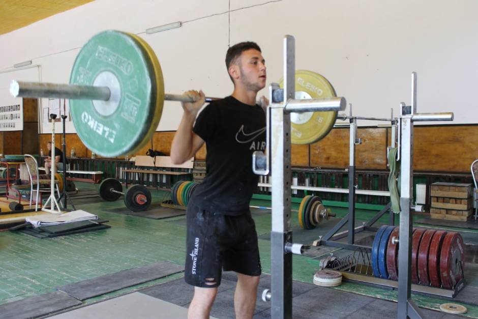 Tinerii halterofili din Cahul vizează medalii la Campionatul European din Madrid  