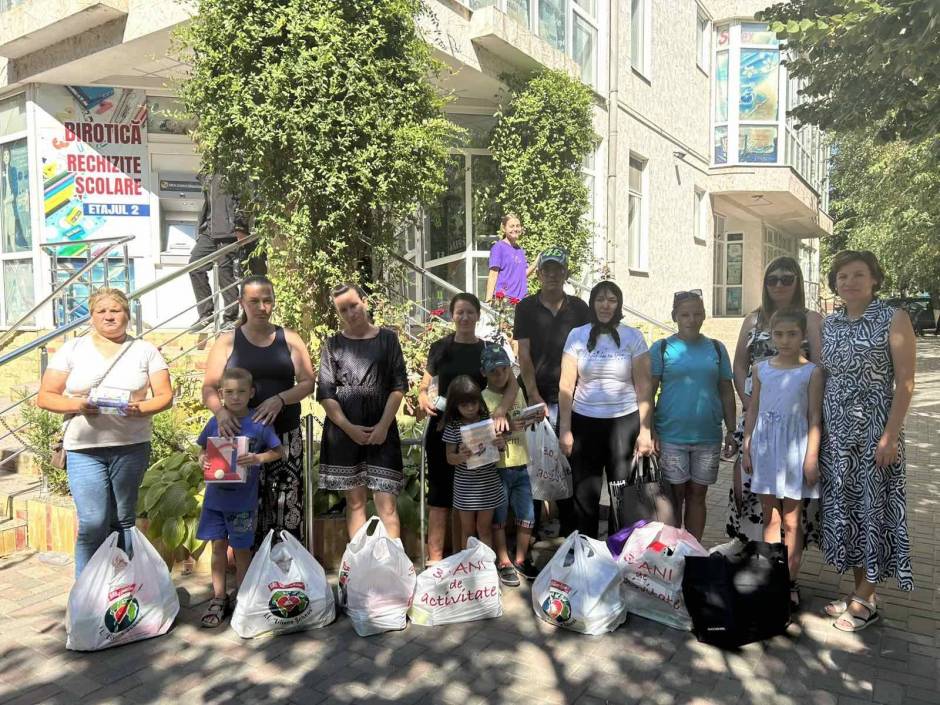 Solidaritate pentru educație: sprijin pentru 15 familii din Cahul