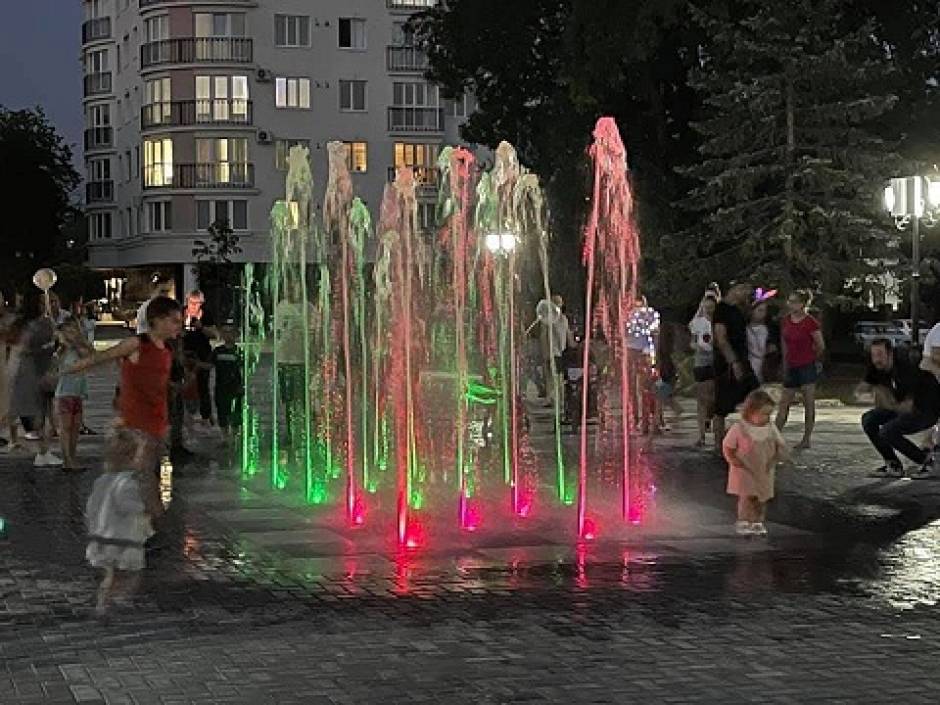 Parcul Central „Grigore Vieru” din Cahul primește un nou atracționt: Havuzul muzical începe să funcționeze în faza de experimentare