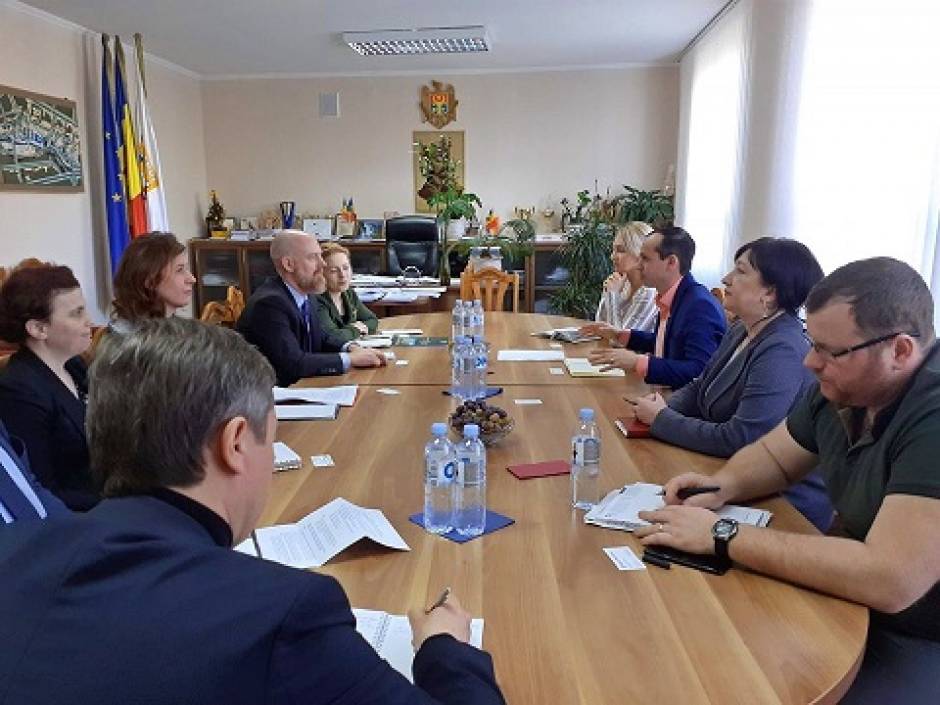 Primarul municipiului Cahul Dl Nicolae Dandiș a avut o întrevedere cu Dl Scott Hocklander, Directorul Misiunii USAID în Moldova